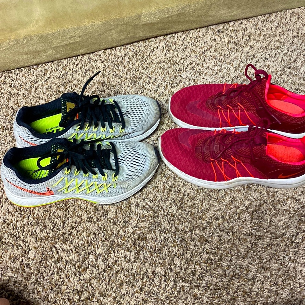 Womens 7.5 Nike running sneakers